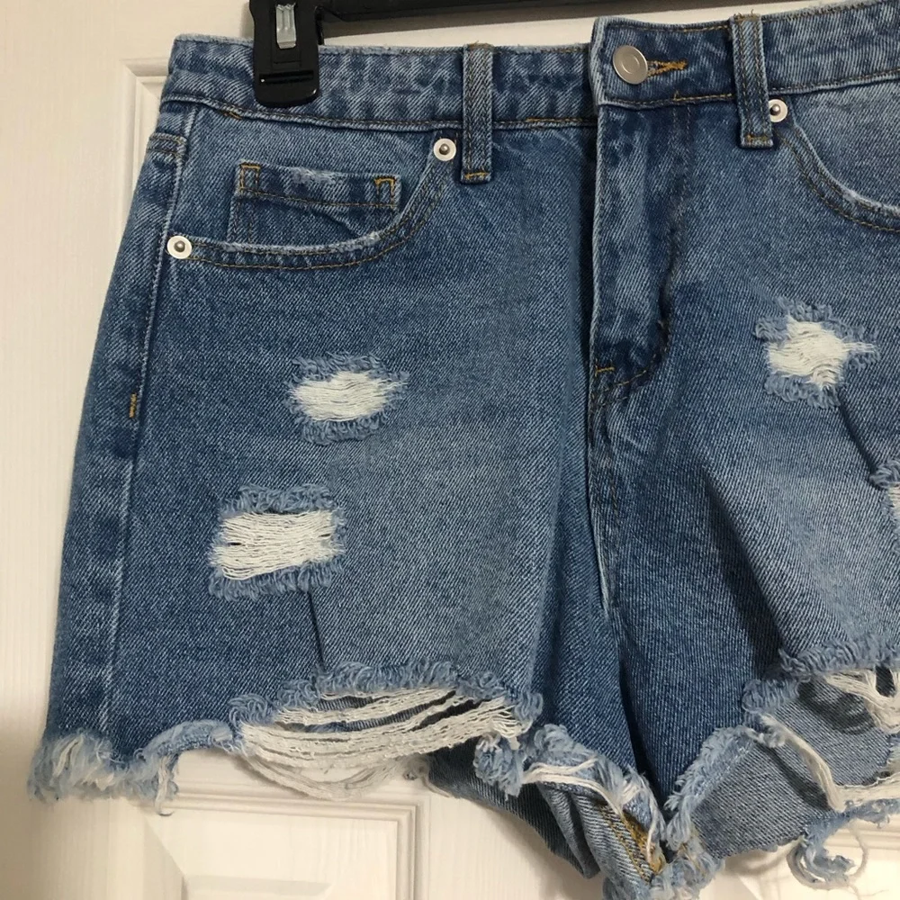 BP Be Responsible cut off denim jean short shorts‎ women 27 distressed waist 28”